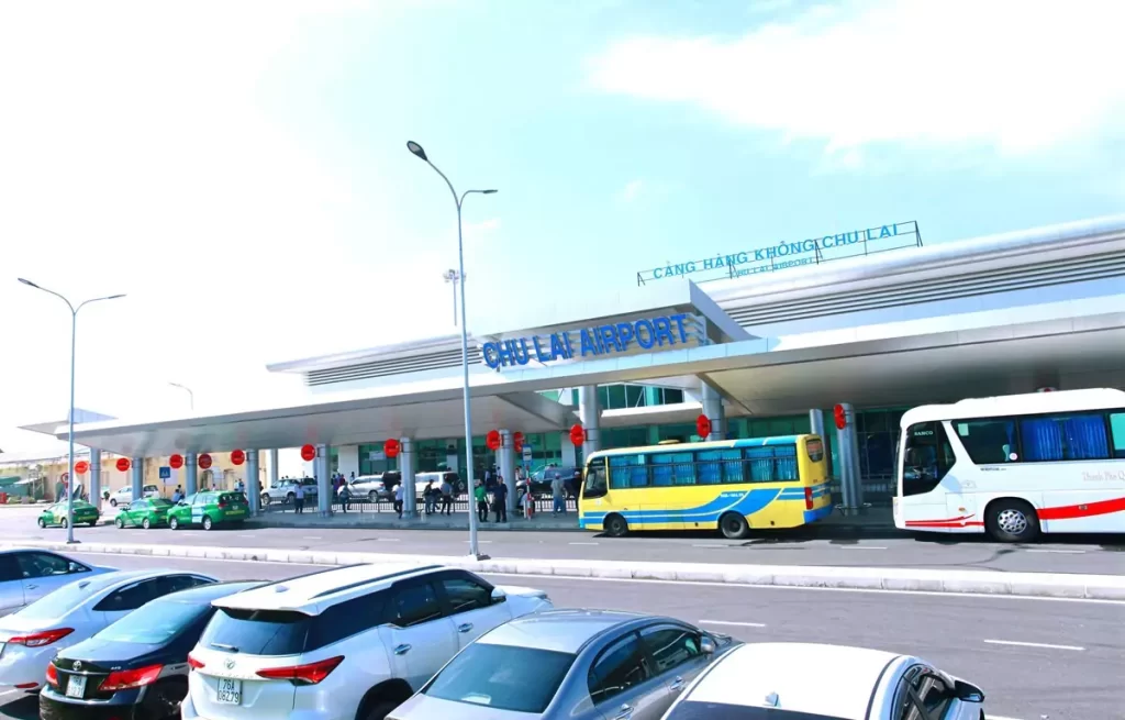 Theo Quy hoạch tổng thể phát triển hệ thống cảng hàng không, sân bay toàn quốc thời kỳ 2021 - 2030, tầm nhìn đến năm 2050, Chu Lai sẽ trở thành cảng hàng không quốc tế.