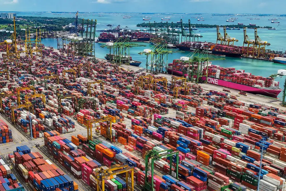 Tắc nghẽn cảng biển Singapore và hiện tượng tàu container dồn toa làm trễ lịch giao nhận
