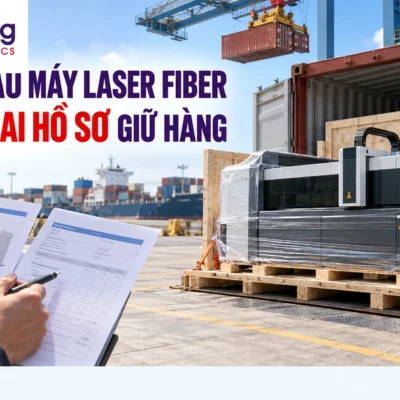 Máy laser fiber công nghiệp cùng bộ hồ sơ nhập khẩu được kiểm tra trước khi vận chuyển về Việt Nam.